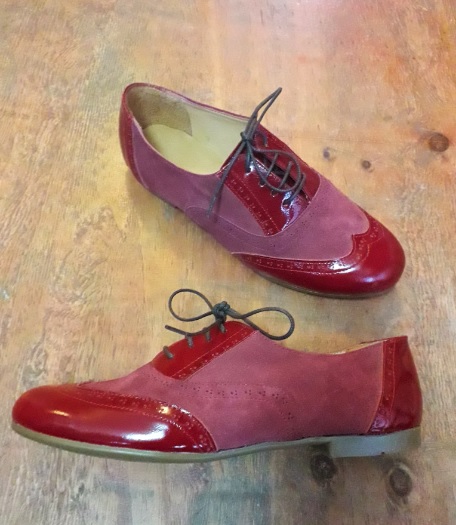 Zapatos Oxford rojo-uva Talla | Alma Mora