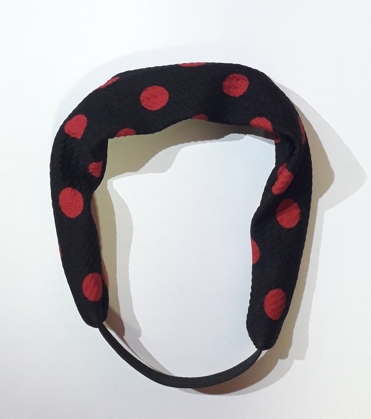 Cintillo negro lunares rojos