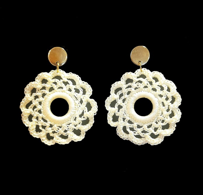 Aros tejidos Chile redondos calados marfil