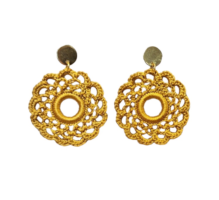 Aros tejidos circulo calado dorado f1