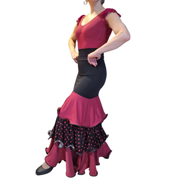 Conjunto falda y body guinda f2
